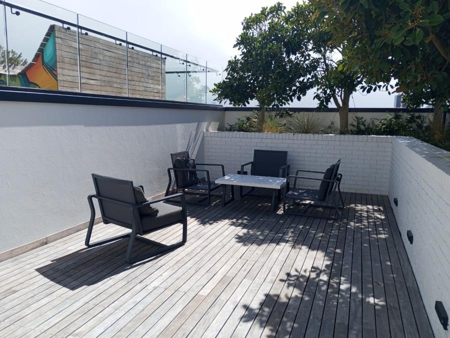To Let 1 Bedroom Property for Rent in Sea Point Western Cape